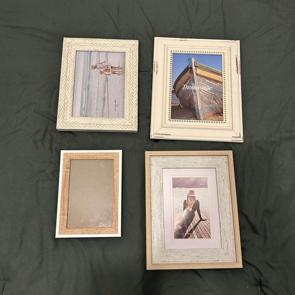 NWT Set of 4 farmhouse picture frames